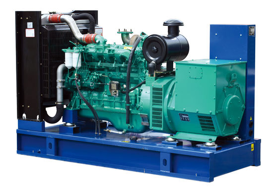 水冷システムと三相60hz 200 Kw カミンズのディーゼル発電機