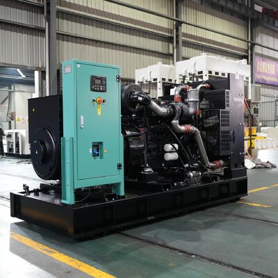 カーミンのゲンセット 90kW 113KVA 静かなポータブルディーゼル発電機 質の高い屋外 防雨トレーラー 静かなモバイル
