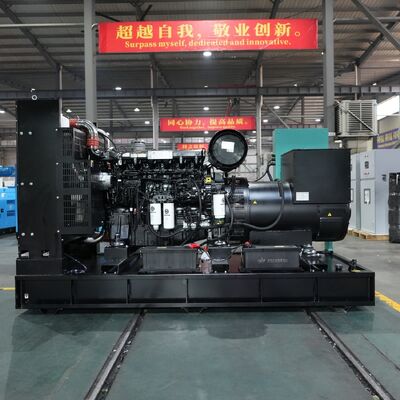 カーミンのゲンセット 90kW 113KVA 静かなポータブルディーゼル発電機 質の高い屋外 防雨トレーラー 静かなモバイル