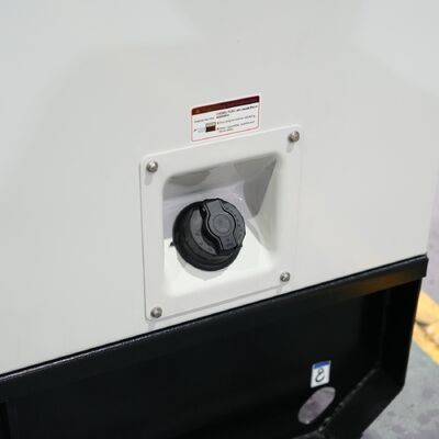 550kW 688KVA 水冷スーパーディーゼルサイレント発電機 50/60HZ 単相/三相ポータブル発電機 DCEC カミン